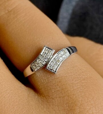 Womens Anniversary Ring 1.00Ct Round Cut Simulated Diamond 14K White Gold Finish