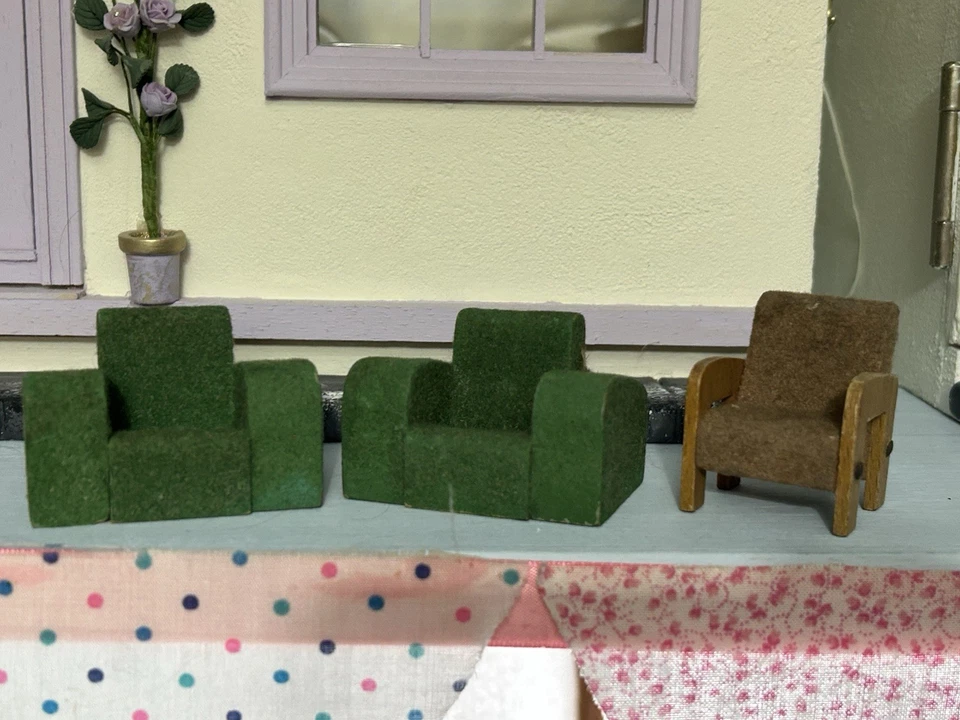 Set Of 3 Vintage Dolls House Flocked Armchairs Dol Toi - Image 1 of 3