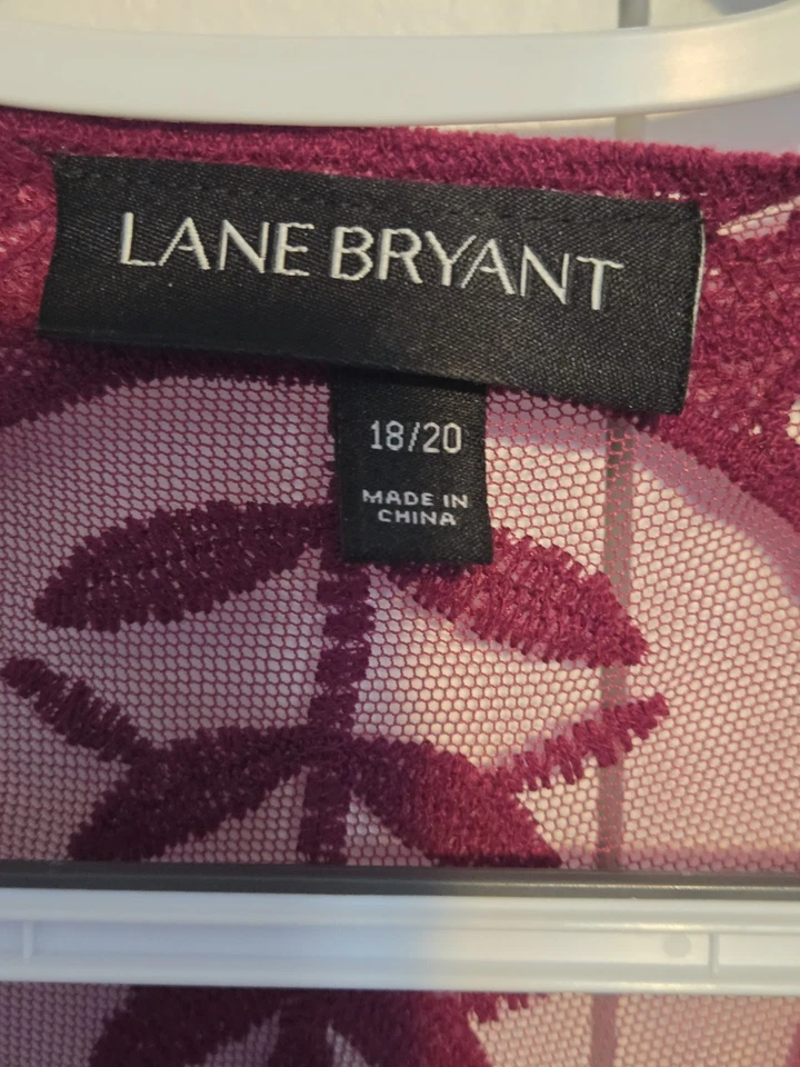 Sobrepieza frontal abierta bordada color vino Lane Bryant - talla 18/20 Foto 2 de 4