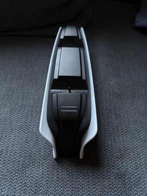 Snakebyte Twin Charge 5 PS5 Ladestation für DualSense Controller, Weiß/Schwarz