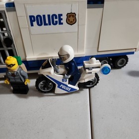 LEGO City 60139 Police Mobile Command center 95% complete
