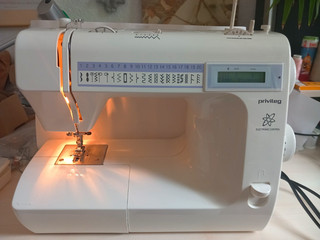 Privileg Nähmaschine 3120 D elektronisch Freiarm mit Fußpedal & Zubehör
