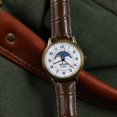 Quartz real moon phases calendar, wrist watch Moon, Soviet style Roket / Raketa