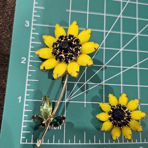 Vtg Weiss Sun Flower Daisy Brooch Earrings Set Yellow Milk Glass Signed - Picture 21 of 23