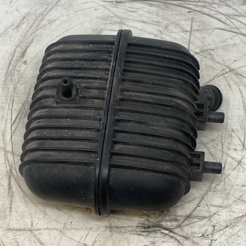 2009-2016 Audi A4 Quattro Intercooler Silencer 8K0129955A OEM AK250548 - Image 2 of 3