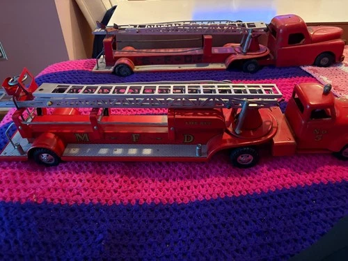 VINTAGE RED TONKA MFD #5 AERIAL FIRE TRUCK