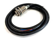 NEW OMRON E2E-X7D2-N 2M PROXIMITY SENSOR E2EX7D2N2M