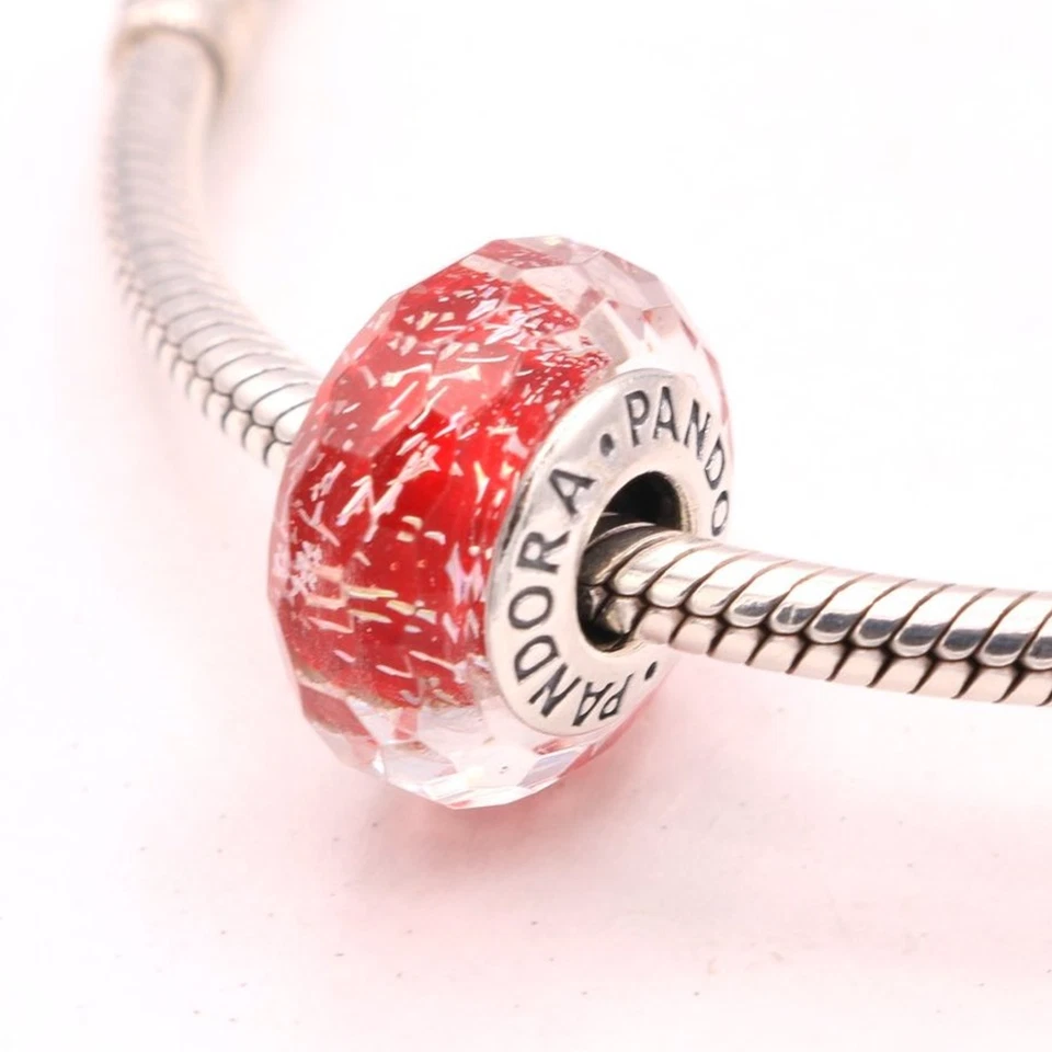 Auténtico dije de cristal de Murano facetado rojo brillante Pandora - 791654 Foto 2 de 4