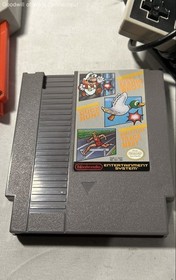 Nintendo NES Console 1980s Zapper 2 Controllers Super Mario Bros Duck Hunt