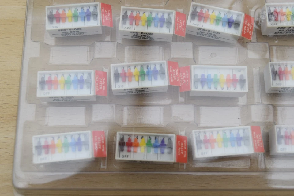 Tray of 35 ERG SpectraDIL SDS-8-023 8 way DIP switch Through Hole SPST 100V 1A - Image 4 of 4