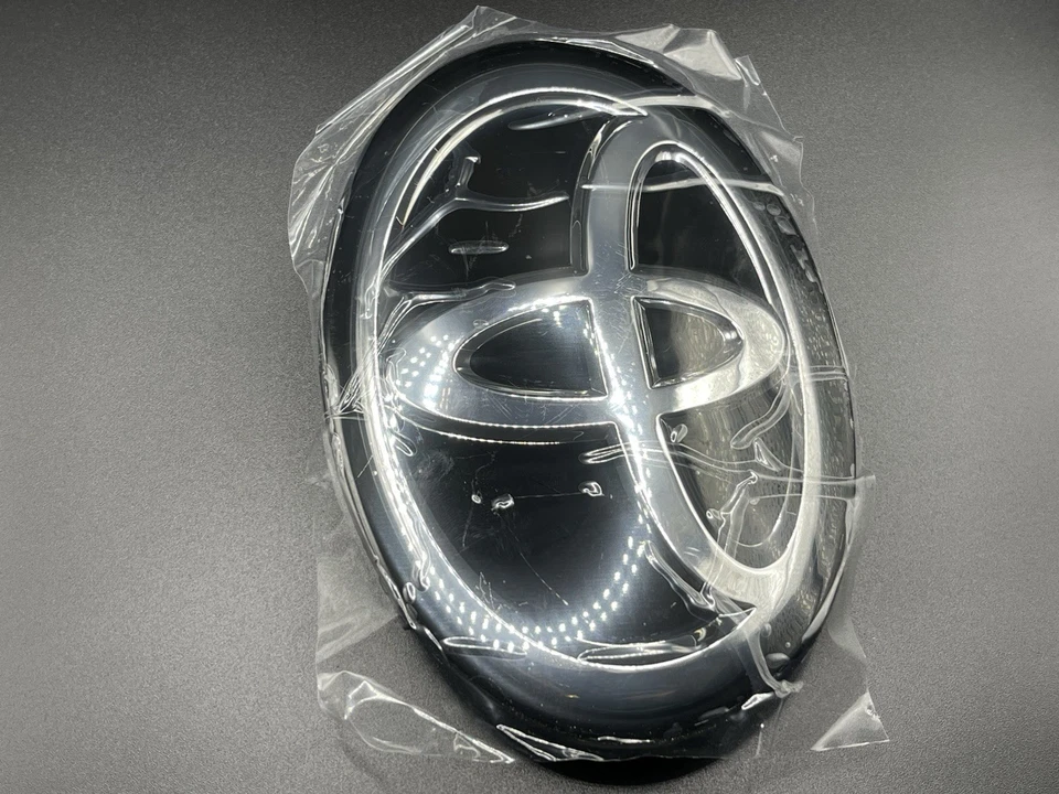 🔥Toyota RAV4 2016-2018 Front Grille Emblem Compatible With Radar 53141-42021 - Image 3 of 4