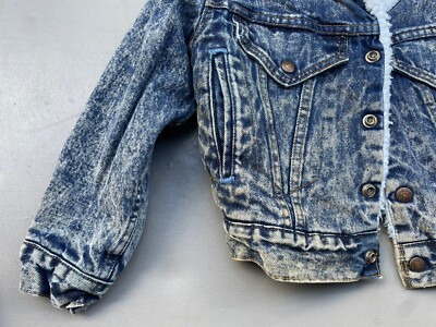 Vintage Levi's Sherpa Lined Denim Trucker Jacket Blue Acid Wash