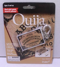 Ouija Board Keychain 1998 Basic Fun Hasbro Miniature 535-0 Mystifying Oracle NIP