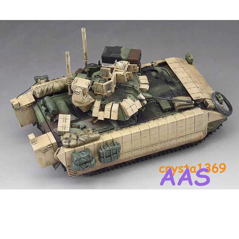 NEW 1/72 U.S. M2A3 Bradley BUSKIII Infantry Fighting Vehicle Plus Carrying Case - Image 4 of 4