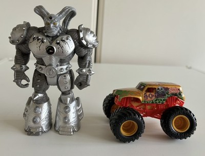 Monster Jam Konvolut 40th Anniversary Gold Gravedigger & Creatures Maximus. ��