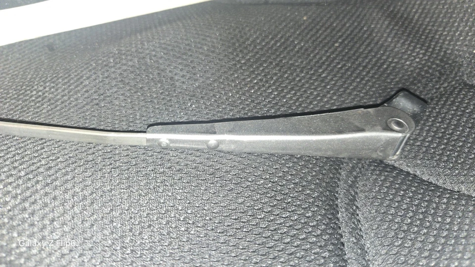 Brazo limpiaparabrisas Corvette GM #3724031 lado izquierdo 1956 a 1962 c1 vette nuevo en stock  Foto 2 de 4