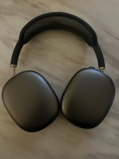 space grey airpods max, used but excellent condition, uses a lightning charger