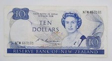 1985 Reserve Bank of New Zealand - 10 Dollars Banknote Serial No. NTW 663101