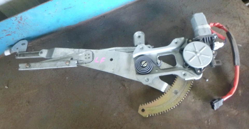 Subaru Impreza 11/02-8/05 Left Front Electric Window Regulator with Motor - Image 2 of 2