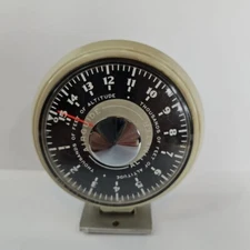 VINTAGE IINSTRUMENT AIRGUIDE ALTIMETER 608C 0-15000 FEET 