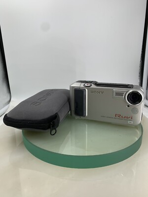 Sony RUVI CCD-CR1E Vintage Video Camera Recorder SILVER WITH COVER TESTED - 596