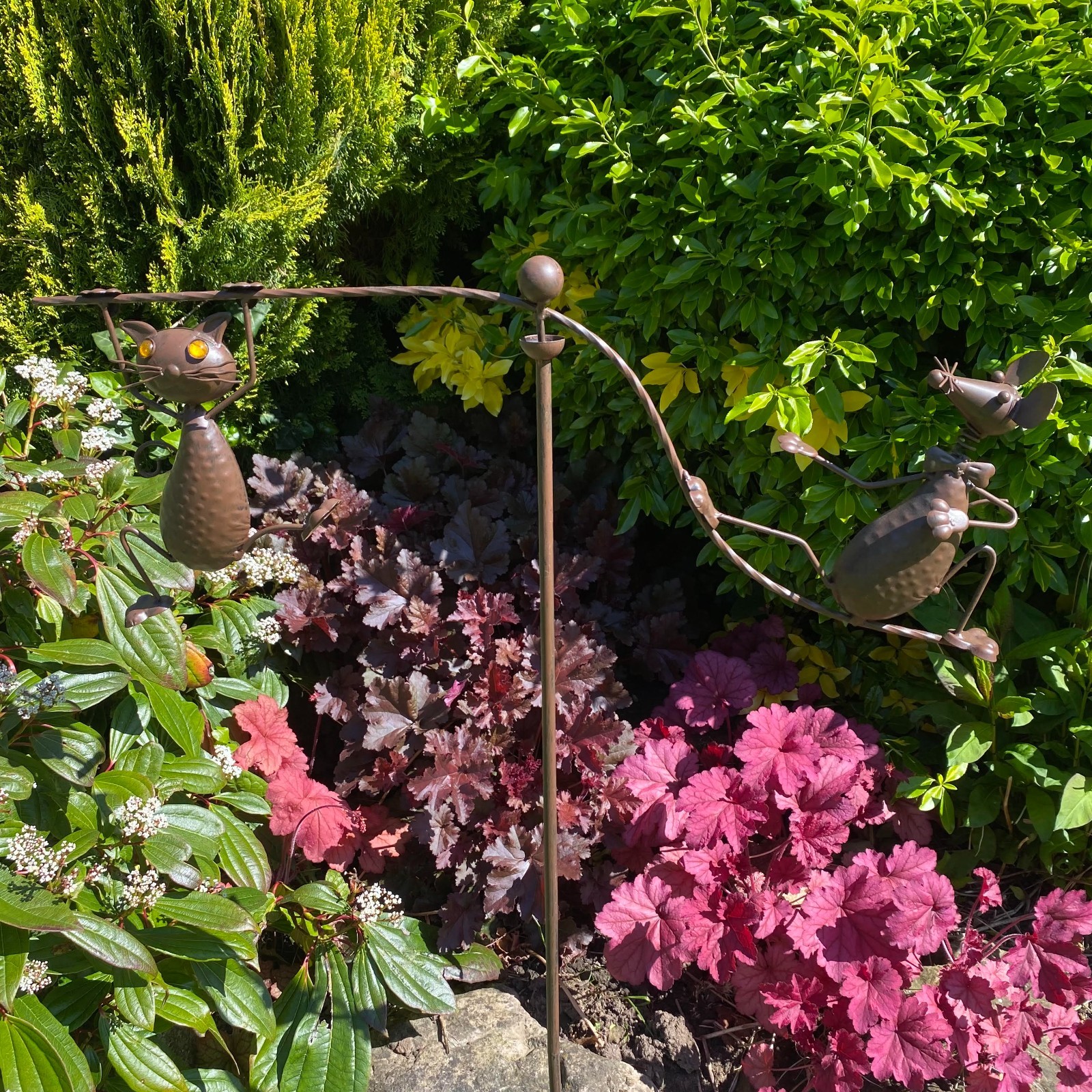 Stylish Bronze Cat Mouse Spinner Wind Garden Lawn Daisy – Metal Gift for Outdoor