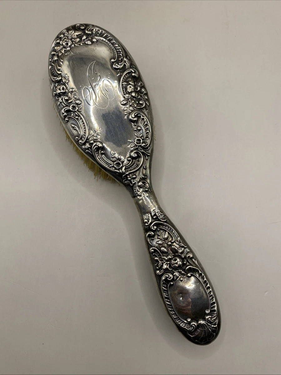 Repousse Victorian Antique US Sterling Silver Brushes  display picture 2