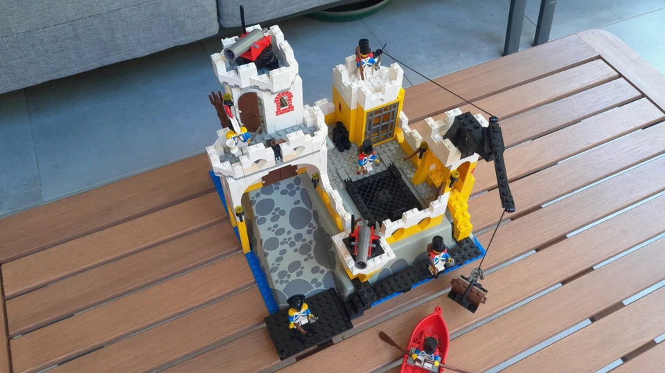 LEGO Pirates #6276 Eldorado Fortress - Vintage Castle with Manual (97% Complete) - image 2 of 4