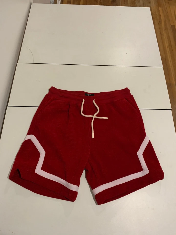 Tênis Politics Shorts XXL Vermelho Branco Acabamento Veludo Streetwear Casual Argola Retrô - Imagem 3 de 4
