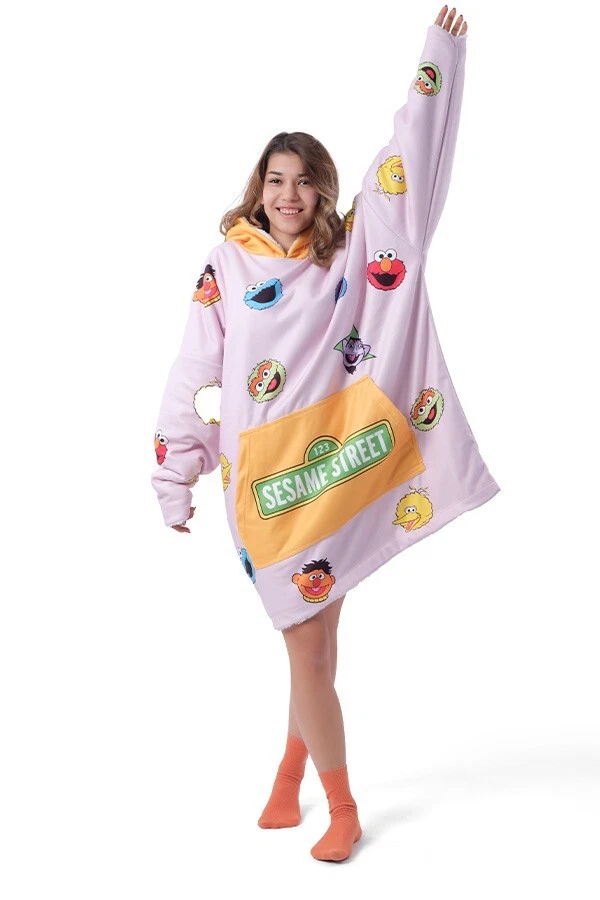 SESAME STREET HOODIE BLANKET
