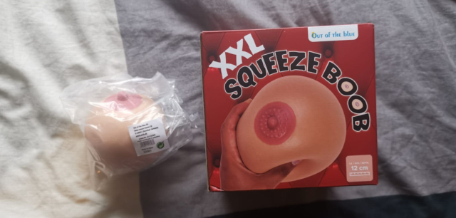Squeeze-Ball XXL und Squeeze Ball L - Squeeze Boob Brust