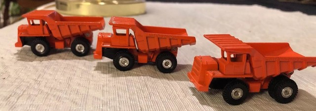 tomica hitachi dump truck