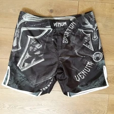 Venum MMA Shorts Mens Large Black Sparring Performance Boxing Muy Thai Pro