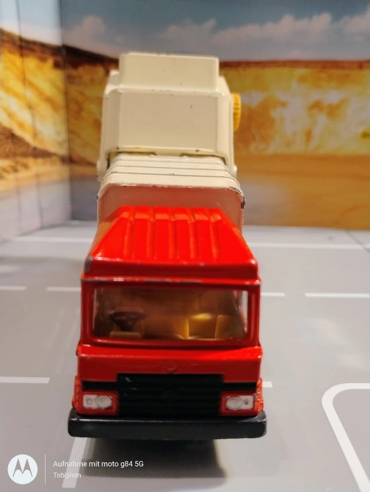 CORGI Revopak Refuse Collector Modellauto Müllfahrzeug rot / weiß, 1:36 - Bild 4 von 4