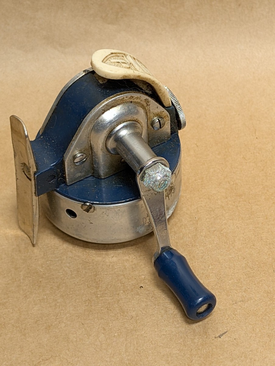 Vintage Pflueger Polaris 86 Closed Face Spin/Cast Fishing Reel