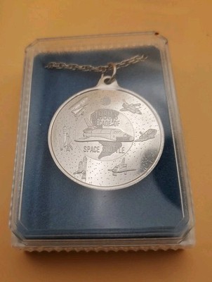 Challenge Coin - NASA 1980's Decade of the Space Shuttle Pendant, VGC