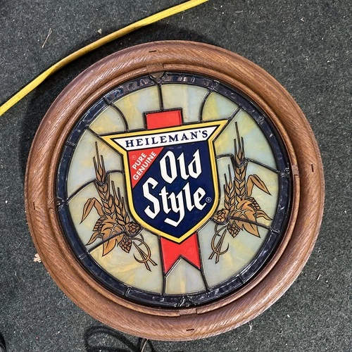 VINTAGE 1980'S OLD STYLE "ON TAP" LIGHTED SHIPS PORTHOLE BEER SIGN