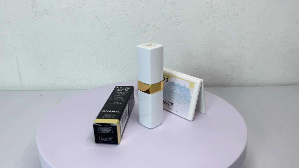 CHANEL ROUGE COCO BAUME Hydrating Beautifying Tinted Lip Balm 930