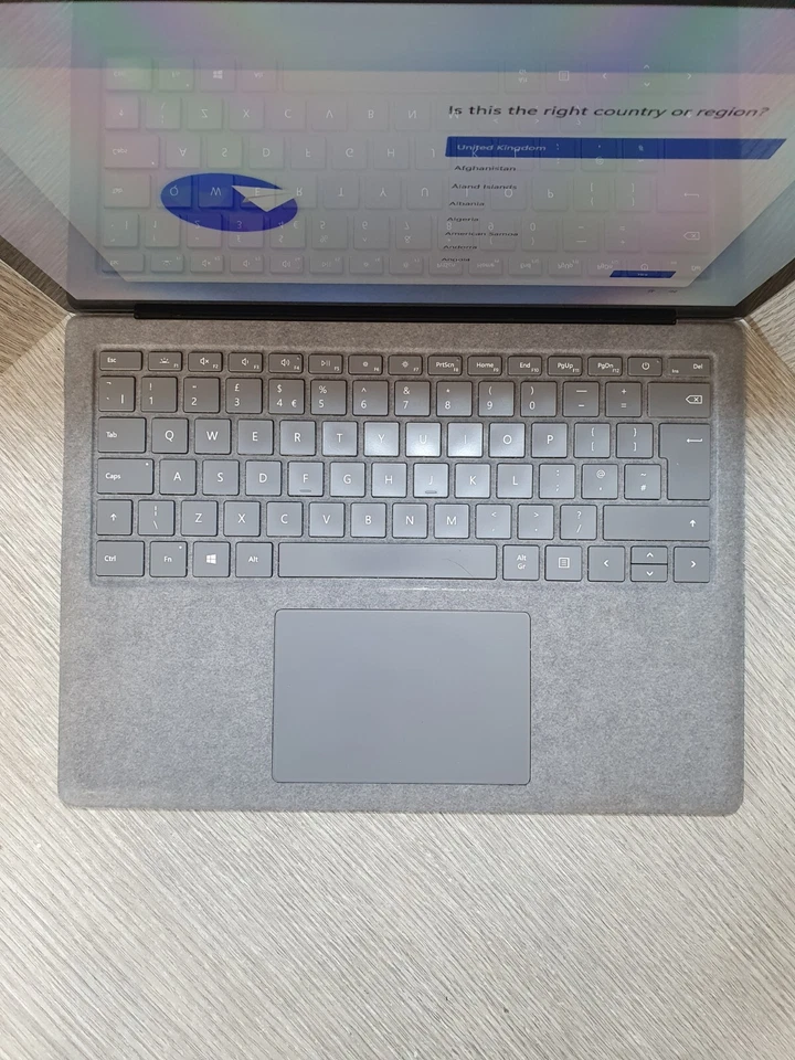 Microsoft Surface 3 13.5" i7-1065G7 @ 1.3GHz 16GB DDR4 256GB NVMe Grade C EH1704 - Image 2 of 4