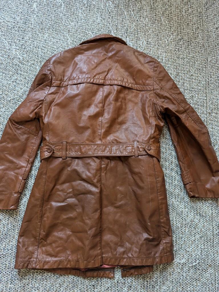 vintage TRENCH COAT leather BELTED brown 42 broke-in PATINA