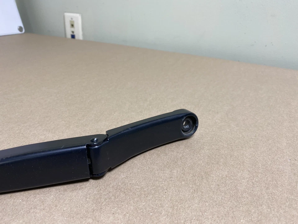 Brazo limpiaparabrisas derecho pasajero Volkswagen Golf GTI 2010-2014 1Q1955410 U2 Foto 2 de 4