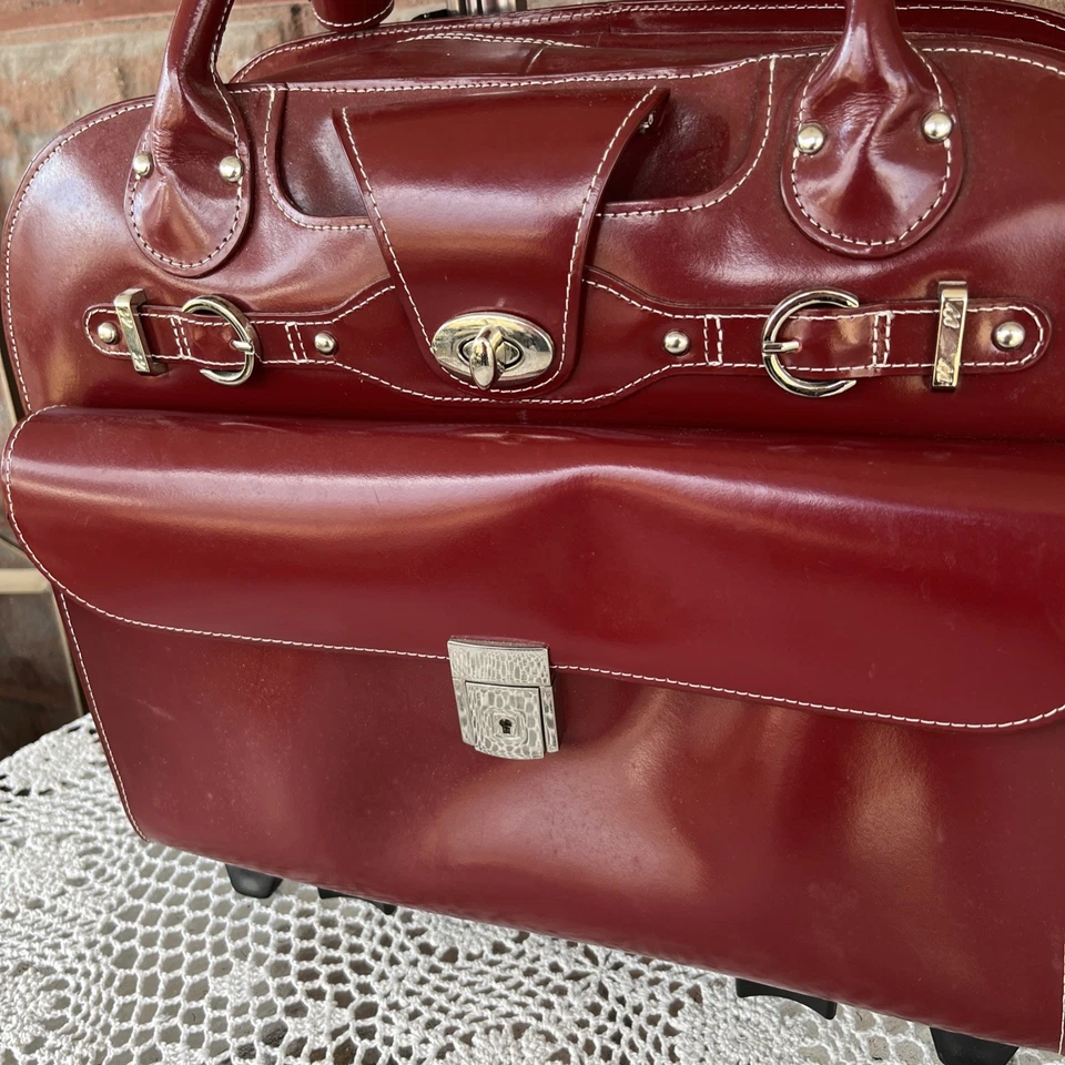 McKlein Edgebrook 15.6 英寸红色皮革女士轮式笔记本电脑公文包 96316 NOS — 第 3/4 张图片