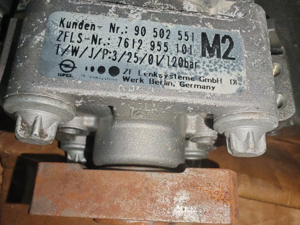 GENUINE VAUXHALL VECTRA MK1 2.0 2.2 POWER STEERING PUMP - Image 2 of 4