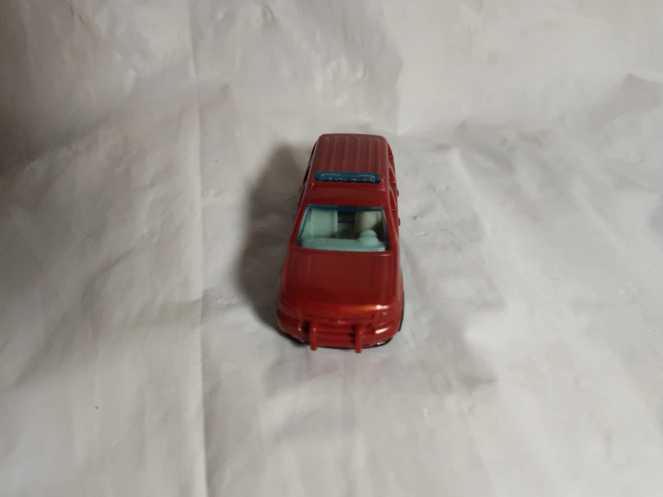 Chevy Tahoe HWPD Red Hot Wheels '07 Foto 2 de 4
