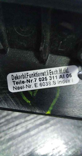 BMW 730i E65 7er MITTELKONSOLE ARMATURENBRETT VERKLEIDUNG EINFASSUNG LINKS 70...