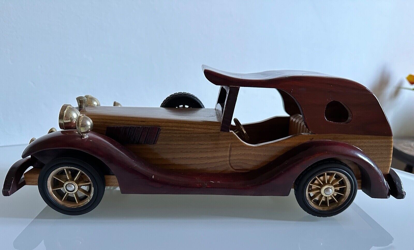 grande modello d'auto d'epoca (37x13x14 cm) in legno condizioni molto buone
