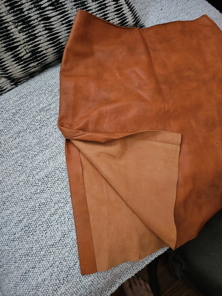 FALDA DE CUERO MOSCHINO Foto 3 de 4