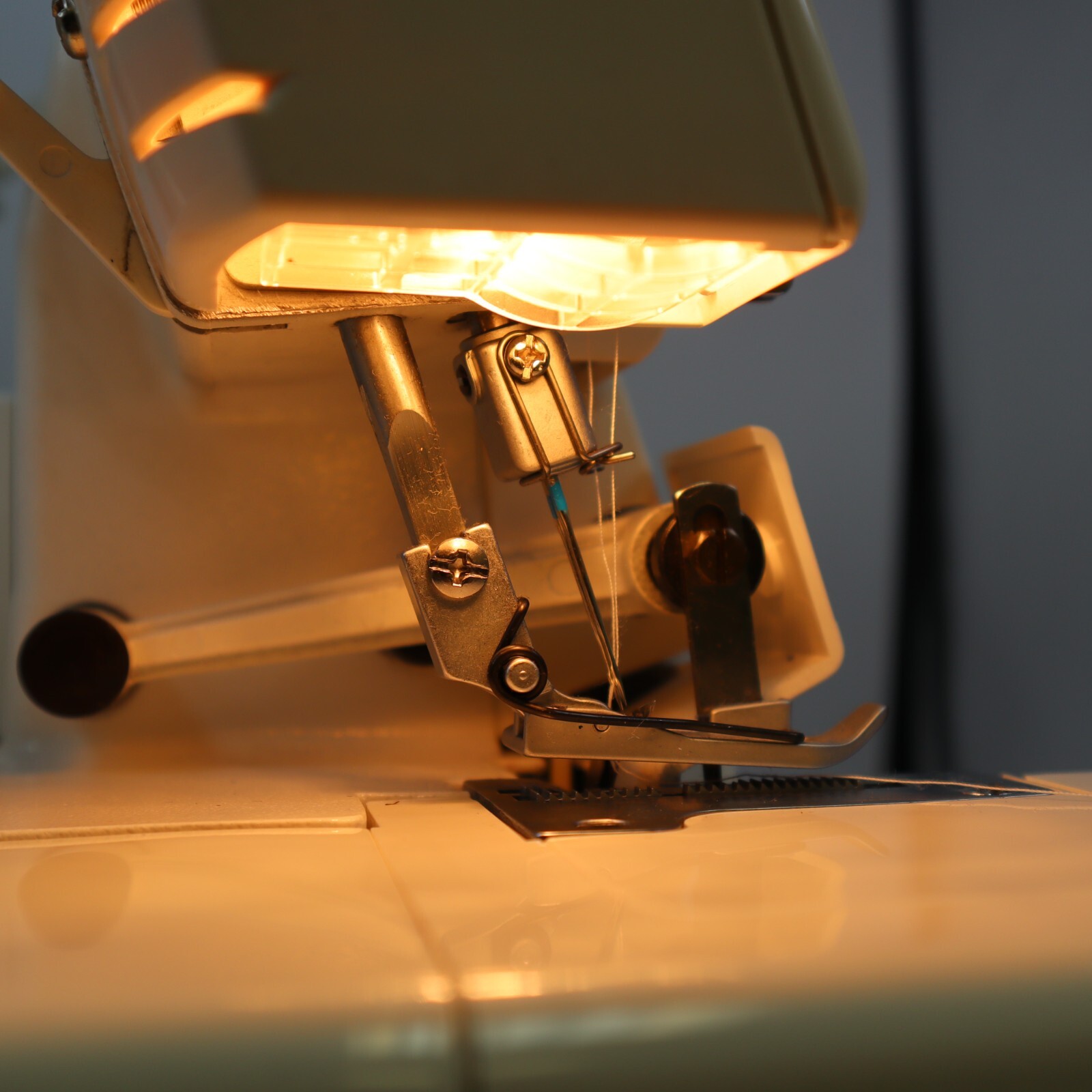 Singer Ultralock 14U34B Serger Sewing Machine w/Pedal TESTED eBay