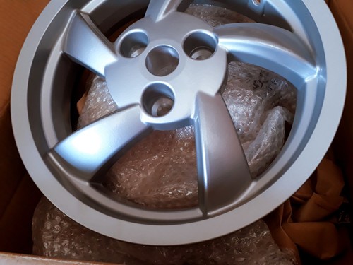 ROUE ARRIERE 13" ORIGINAL PEUGEOT MAXI SCOOTER PEUGEOT CITYSTAR 125 LC de 2018 - Imagen 2 de 4