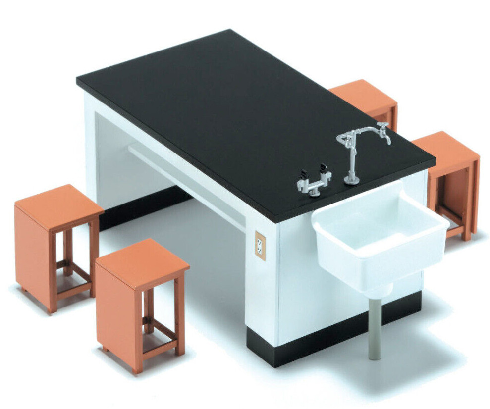 Hasegawa Science Room Desk & Chair  Plastic Model kit